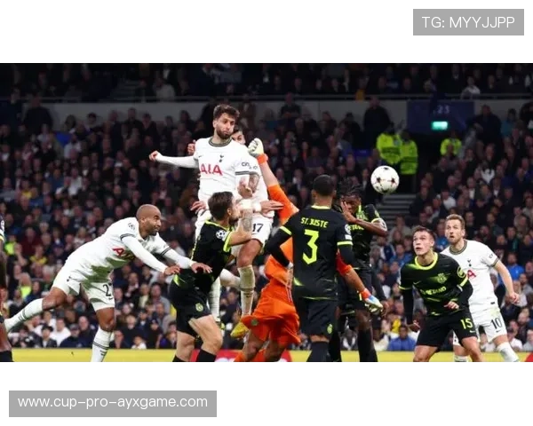 托特纳姆热刺外线配合精细连续直抵禁区